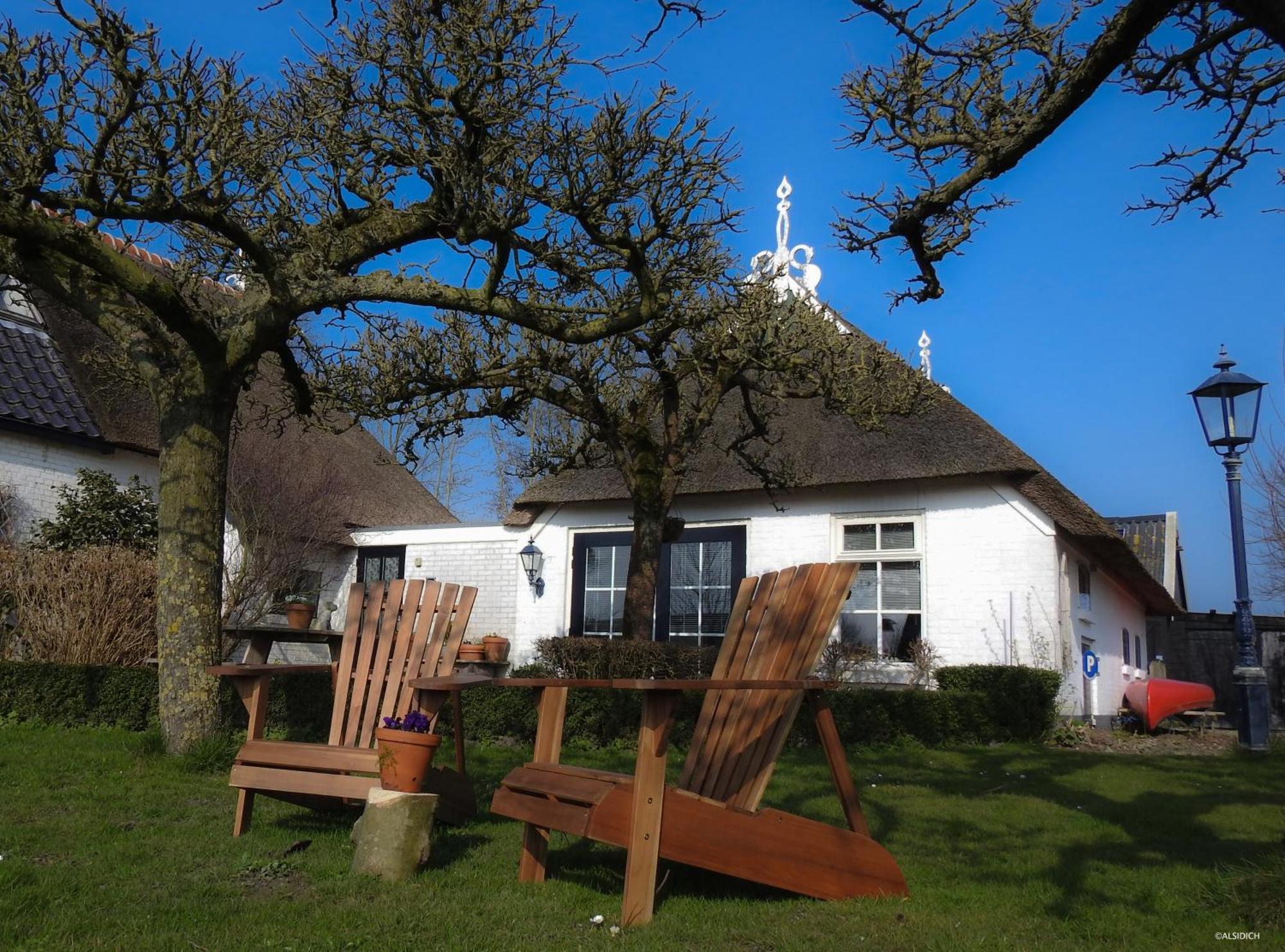 The Wee White Hoose Bed and Breakfast Oosternijkerk Exteriör bild