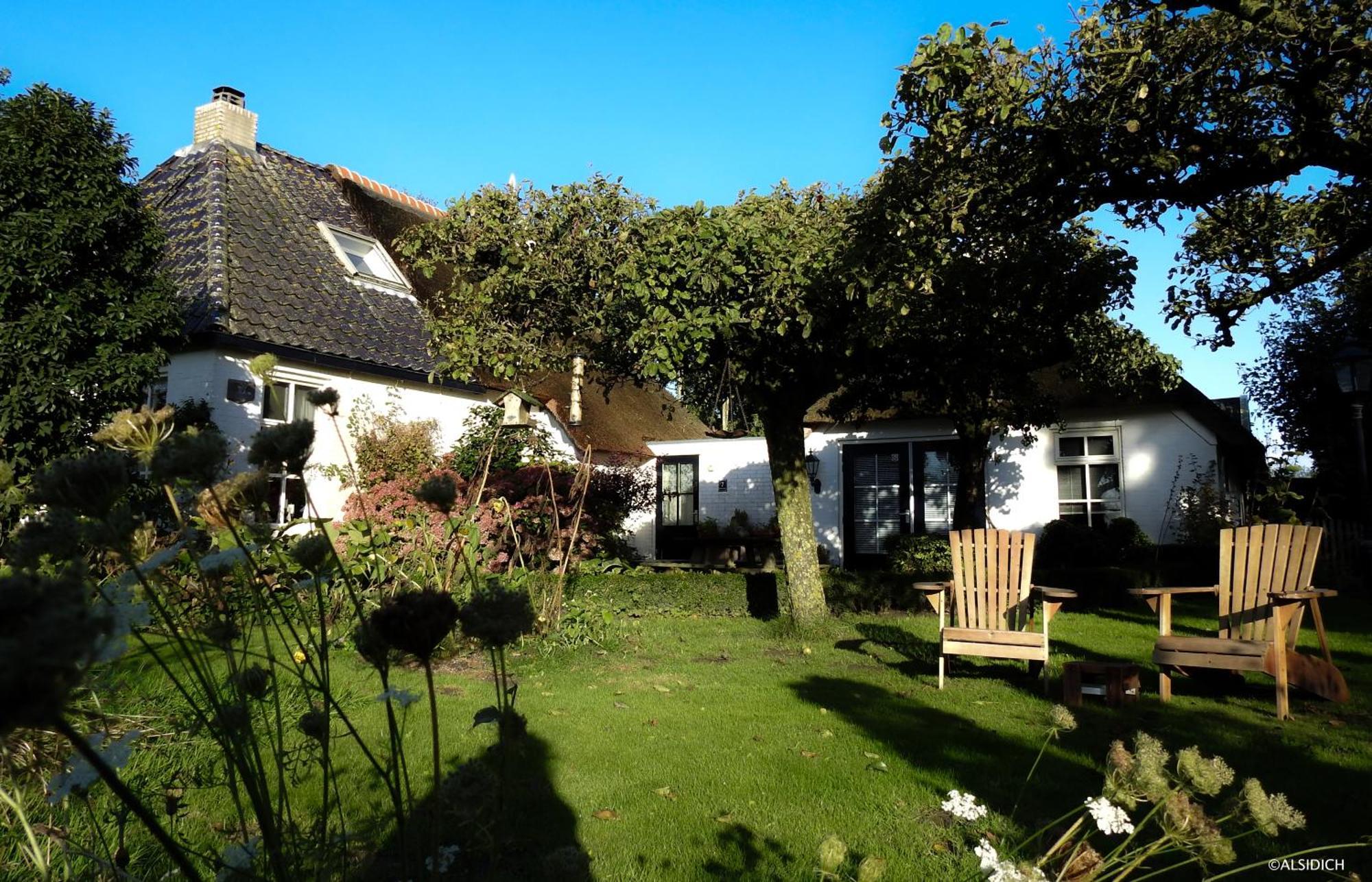 The Wee White Hoose Bed and Breakfast Oosternijkerk Exteriör bild