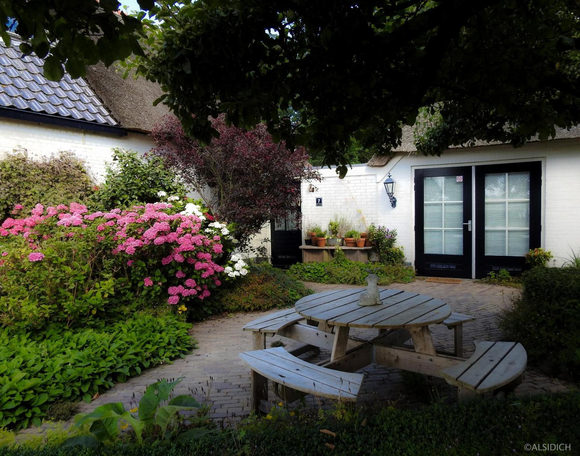 The Wee White Hoose Bed and Breakfast Oosternijkerk Exteriör bild